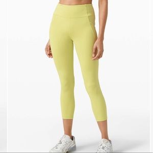 Lululemon time to sweat 23” size 4